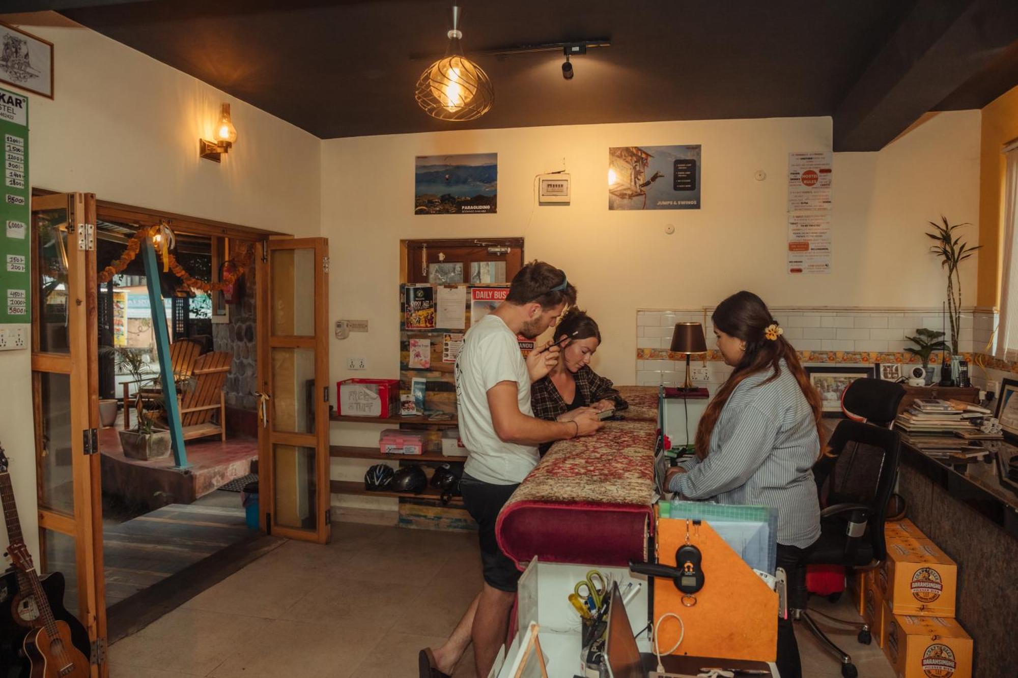 Gaurishankar Backpackers hostel Pokhara Exterior foto